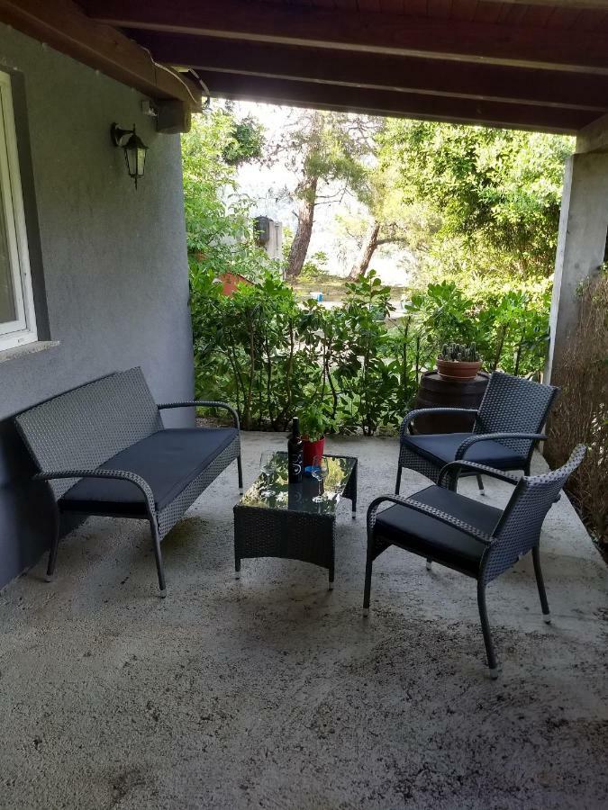 Apartman Tariba Supetarska Draga Exteriör bild